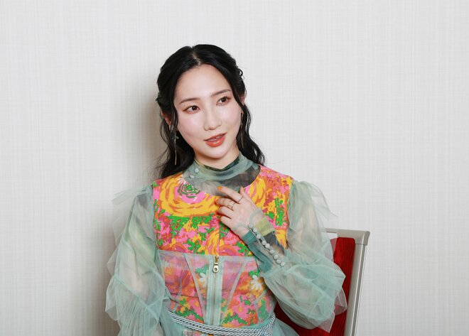 ファーストサマーウイカ　撮影／小島愛子　ヘアメイク／吉田真妃　クララシステム　スタイリスト／近藤伊代（2/5）