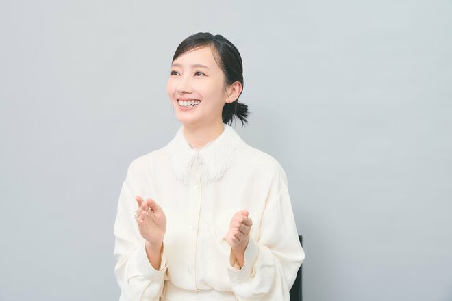 波瑠　撮影／松島豊　スタイリスト／黒崎彩（4/5）