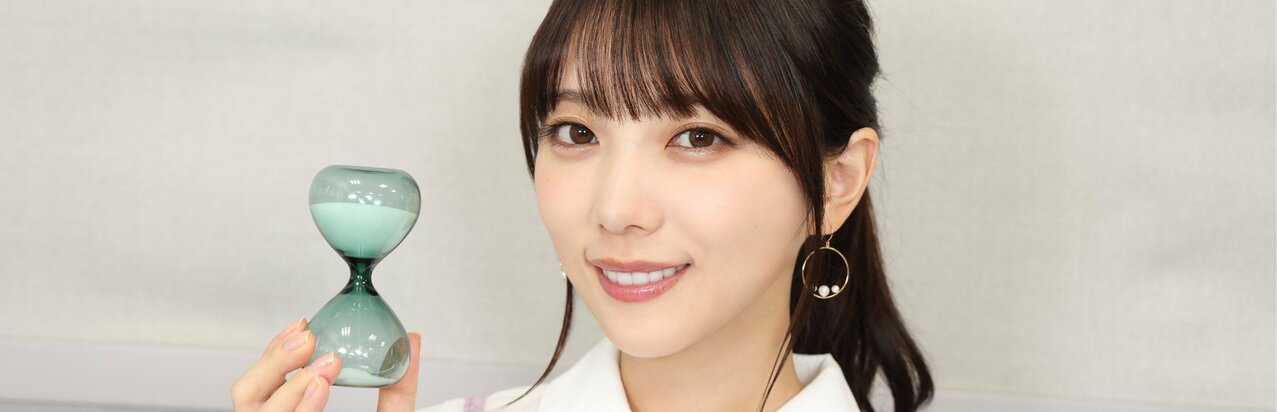 ｢私だったらそっちを選ぶ｣乃木坂卒業・与田祐希が“セから本命”の下剋上！｢私生活でも喜怒哀楽があまり出ない｣彼女が初ラブコメで挑んだ“全力の顔芸”}