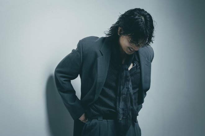 綾野剛　撮影／有坂政晴（8/8）
