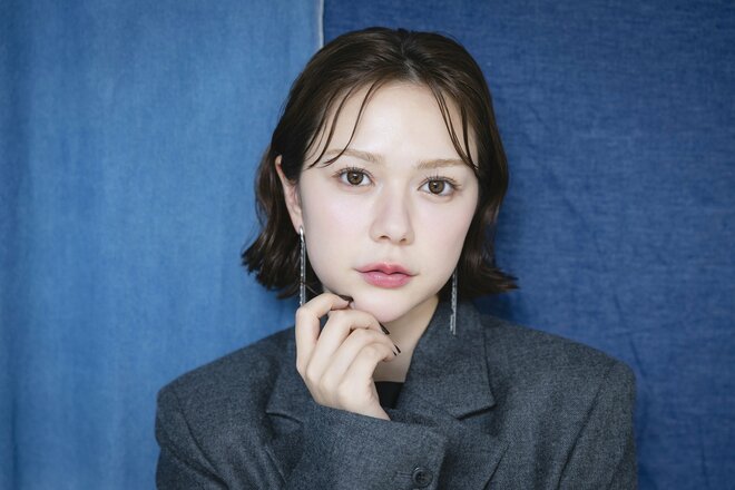 村重杏奈　撮影／有坂政晴（11/14）