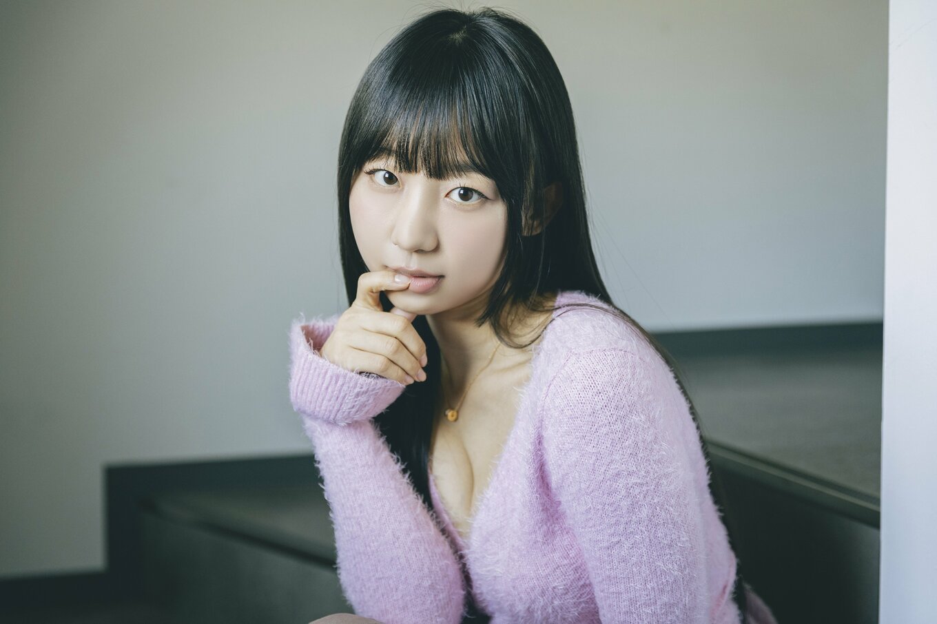篠崎愛　写真集　夢幻　韓国版 No.25399 篠崎愛写真集 第2章『夢幻』 - メルカリ