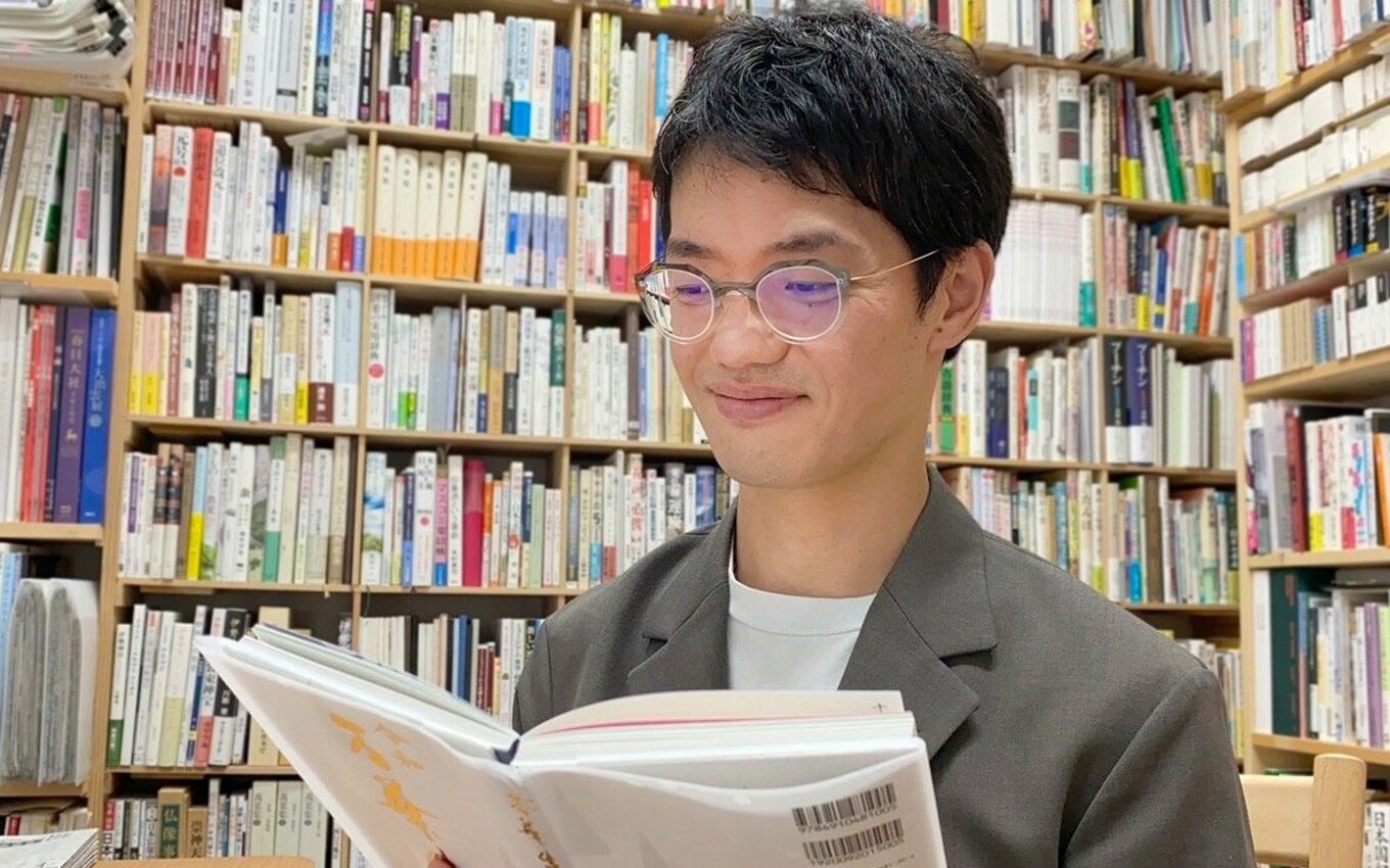 2ページ目) 驚異「9万部突破の万葉集」佐々木良「38歳でも愛読書は『小