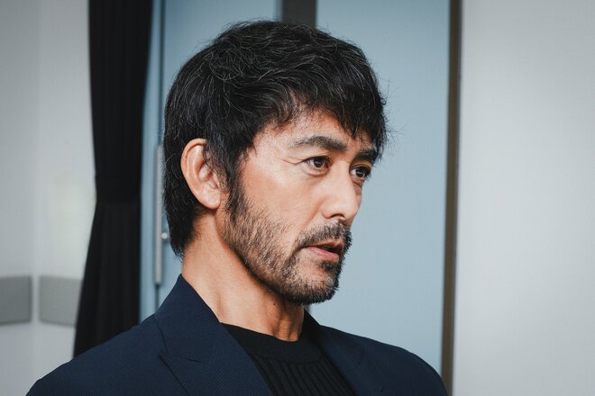 阿部寛　撮影／有坂政晴　ヘアメイク／AZUMA　スタイリスト／土屋詩童（9/9）