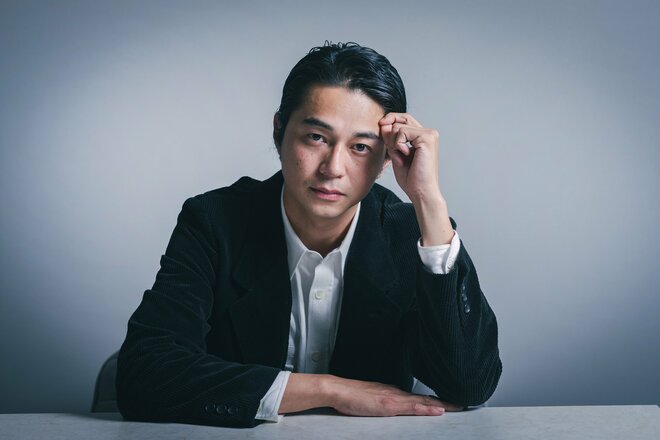 東出昌大　撮影／有坂政晴　スタイリスト／檜垣健太郎（4/10）