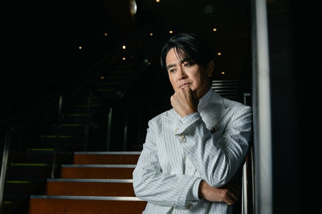 石黒賢　撮影／有坂政晴（2/8）