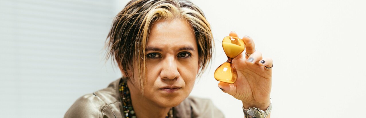 岡本健一｢男闘呼組は4人がそろわないと始まらない｣成田昭次との数十年ぶりの再会、前田耕陽とは｢実は、昭次以上に会っていなかった(笑)｣}