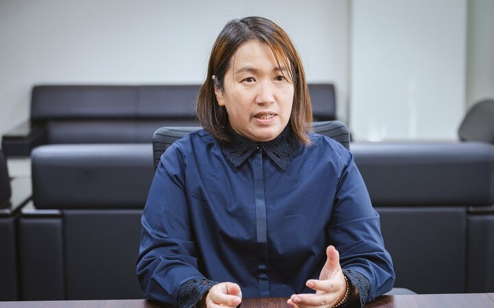 「ひとつの物事について視点を変えて書きました」湊かなえが自身の大ヒット作『告白』を例に明かす新刊『暁星』でとった手法とは？　作品を読んだ書店員さんたちが「何度も読み返したくなる」という理由 