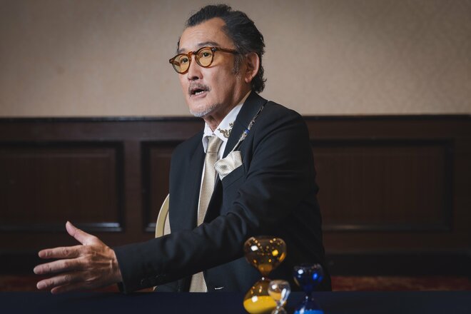 吉田鋼太郎　撮影／有坂政晴（3/5）