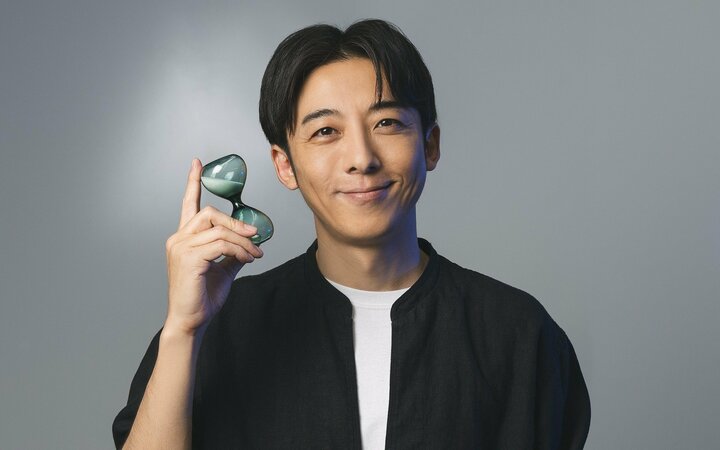 高橋一生が映画『脛擦りの森』で100歳超えの老人役…役へのアプローチと先輩俳優から学んだ老いとの向き合い方 