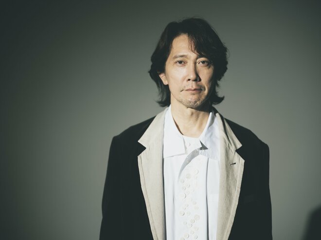 佐々木蔵之介　撮影／冨田望　スタイリング／勝見宜人（Koa Hole inc.）　ヘアメイク／西岡達也（ラインヴァント）（4/10）