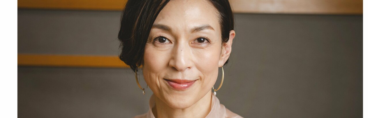 鈴木保奈美｢今日一日を生き延びる｣ことで精一杯だった30代40代、子育て、俳優復帰、現在までの行動力の源は“いつか”ではないワンアクション}
