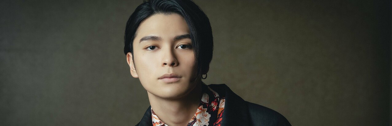 眞栄田郷敦「リスペクトをしすぎていて、あまり話せなくて…（苦笑）」写真集も撮影してもらった先輩俳優・二階堂ふみに⼤きな衝撃を受けた理由}