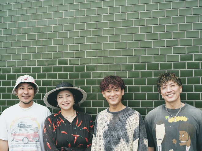 HY　撮影／冨田望（4/10）