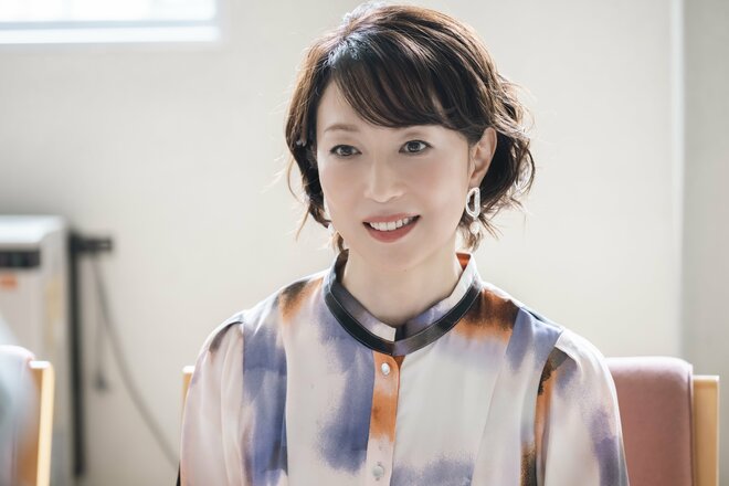 若村麻由美　撮影／三浦龍司　ヘアメイク／保坂ユミ（eclat）　スタイリスト／岡のぞみ（3/10）