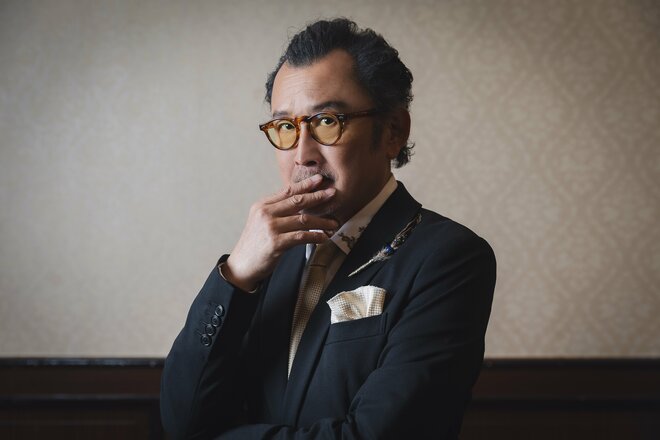 吉田鋼太郎　撮影／有坂政晴（5/5）