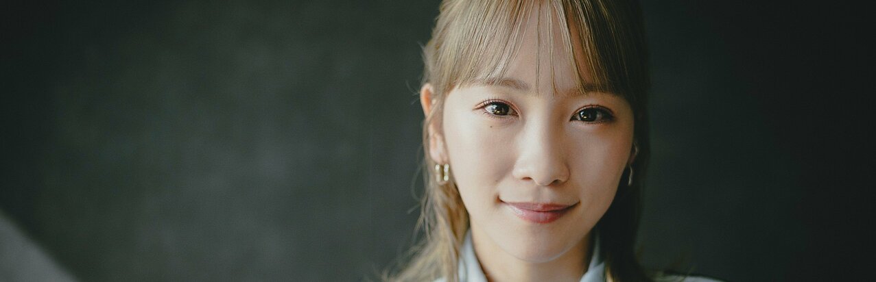 川栄李奈「役者を続けていこうと奮い立たせてくれた」『カムカムエヴリバディ』での忘れられない一言、30歳で実現させた夢、写真集『youphoria』に込めた想い}