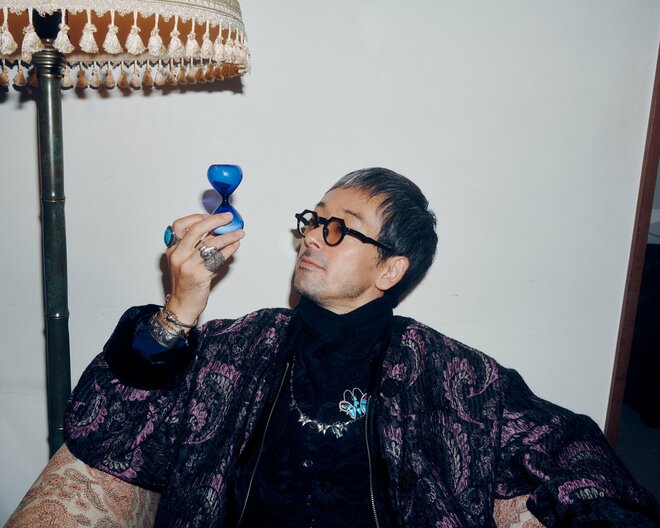 滝藤賢一　撮影／北浦敦子　ヘアメイク／山本晴奈　スタイリスト／山﨑徹（5/7）