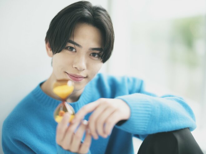 影山拓也　撮影／冨田望　ヘアメイク／大島智恵美（8/9）