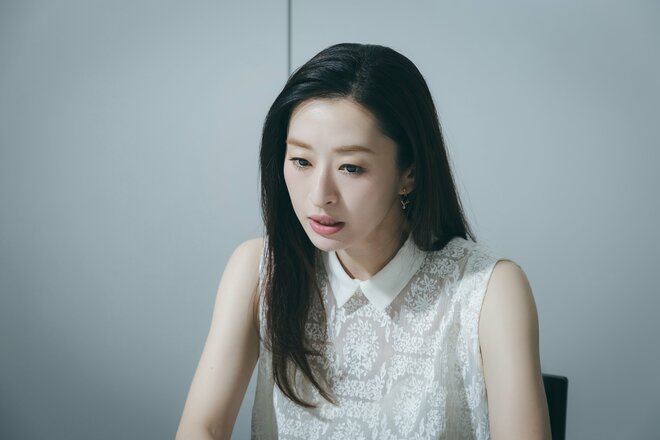 島袋寛子　撮影／有坂政晴　スタイリスト／鈴木由里香　ヘアメイク／小森真樹（3/10）