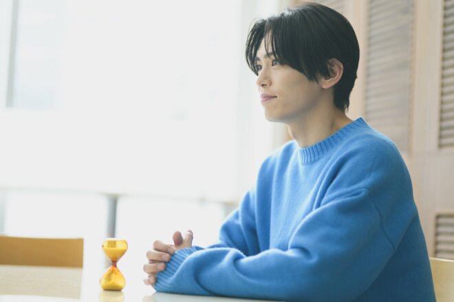 影山拓也　撮影／冨田望　ヘアメイク／大島智恵美（1/9）