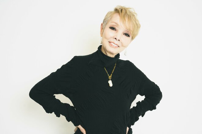 研ナオコ　撮影／冨田望　ヘアメイク／堀ちほ（4/13）