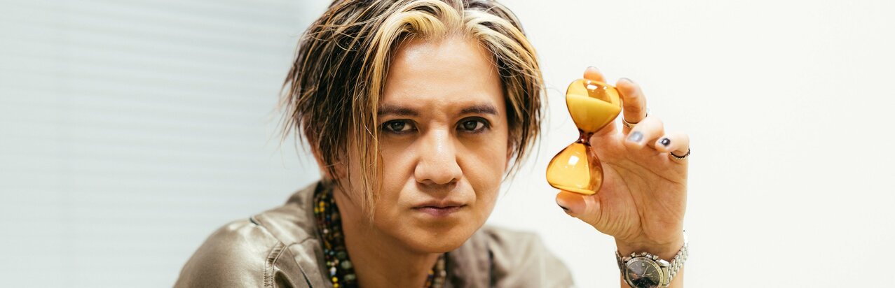 ｢ヤンキーにならずに済んだ｣岡本健一の“音楽の原点”、ギターとの出合いは成田昭次、16歳の男闘呼組結成当時から今へと繋がる思い}