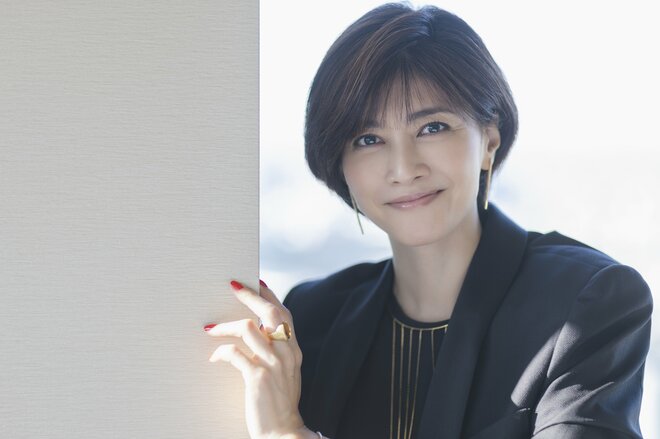 内田有紀　撮影／有坂政晴（2/4）