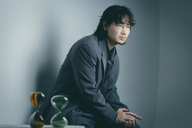 綾野剛　撮影／有坂政晴（4/8）