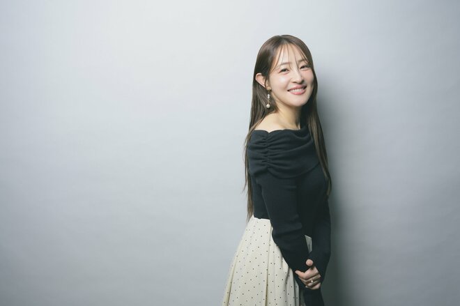 大沢あかね　撮影／冨田望　ヘアメイク／榊ひかる　スタイリスト／村松栞奈（3/5）