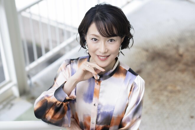 若村麻由美　撮影／三浦龍司　ヘアメイク／保坂ユミ（eclat）　スタイリスト／岡のぞみ（8/10）