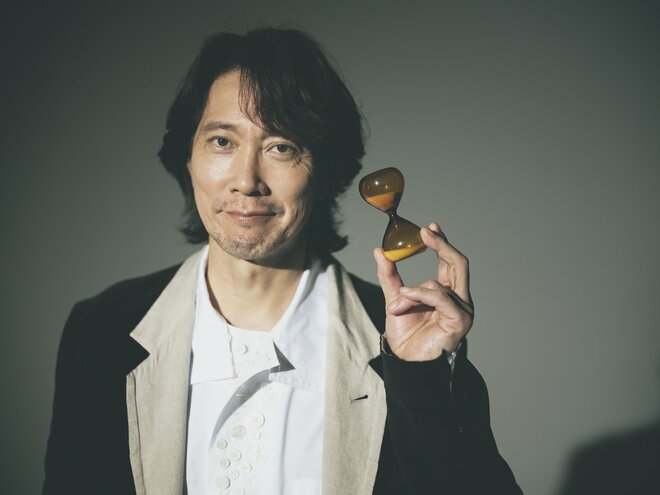 佐々木蔵之介　撮影／冨田望　スタイリング／勝見宜人（Koa Hole inc.）　ヘアメイク／西岡達也（ラインヴァント）（6/10）