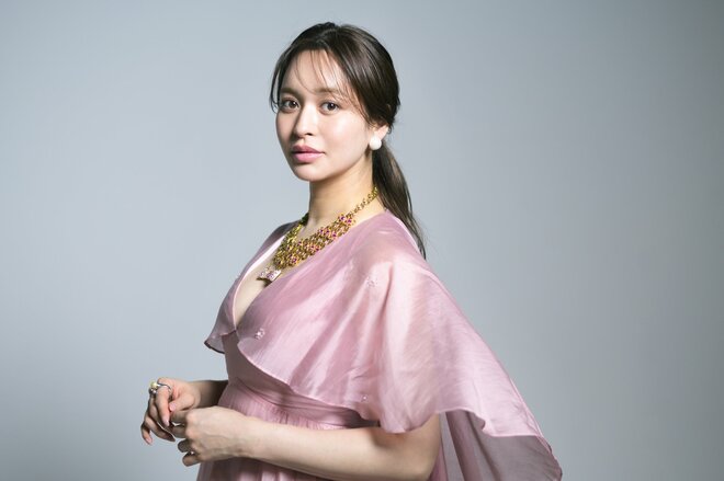野崎萌香　撮影／冨田望（3/10）