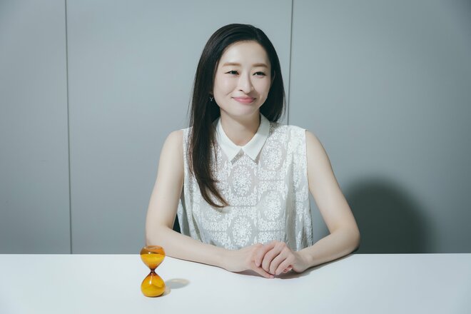 島袋寛子　撮影／有坂政晴　スタイリスト／鈴木由里香　ヘアメイク／小森真樹（2/10）