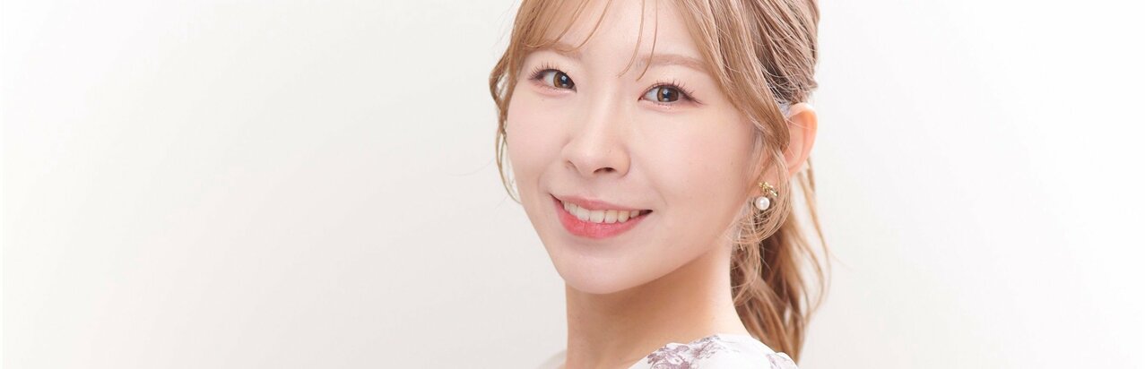 アイドルから演歌歌手に転身した元AKB48岩佐美咲「一緒に『あじさい橋』を歌わせていただいたことも」大先輩・城之内早苗との関係、新曲MVには玉袋筋太郎がスナックのマスター役で出演}