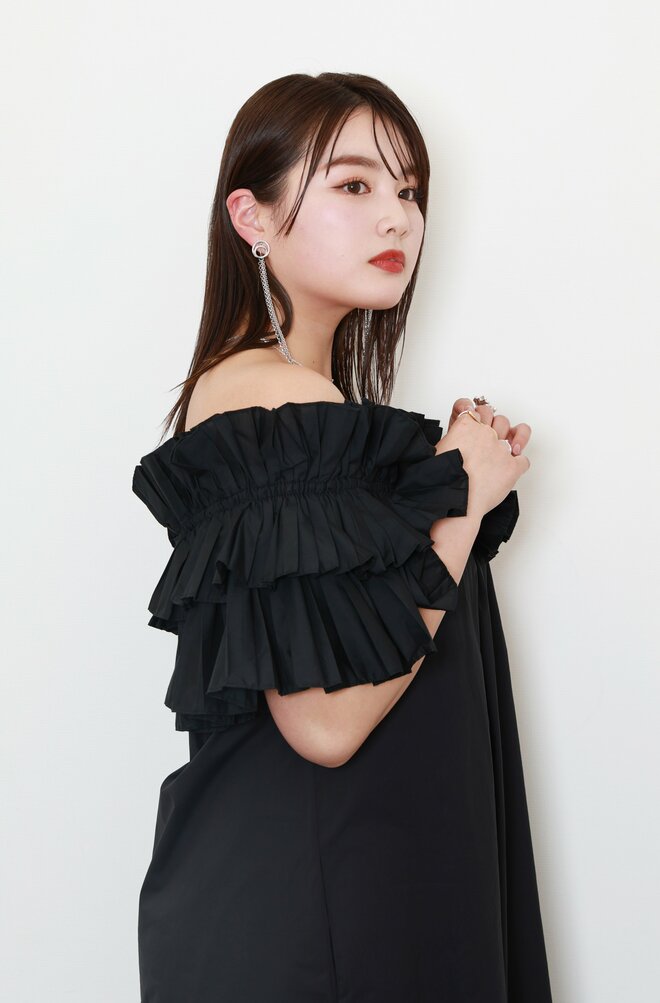 箭内夢菜　撮影／小島愛子　スタイリスト／田中享奈　ヘアメイク／伊藤遥香（2/4）