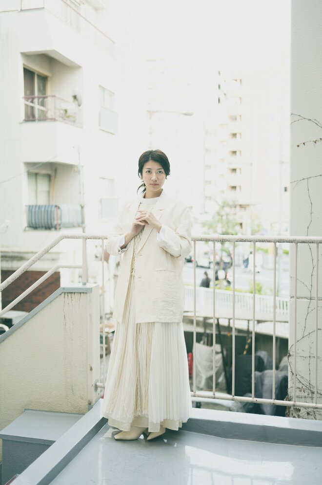 瀧内公美　撮影／冨田望　ヘアメイク／くどう あき　スタイリスト／佐々木 悠介（2/8）