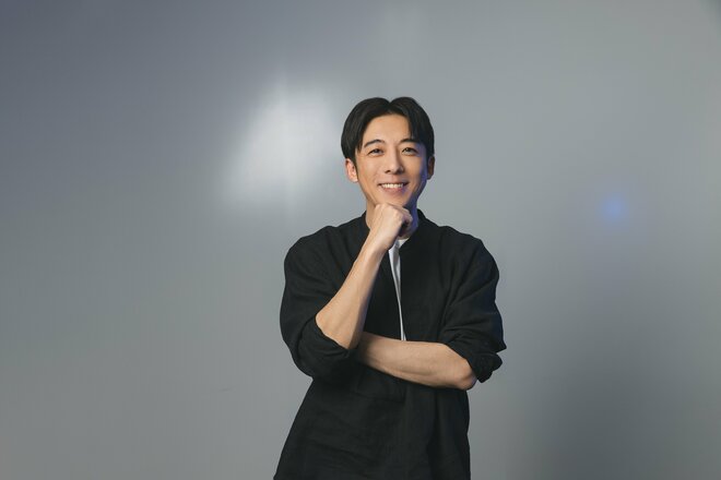 高橋一生　撮影／有坂政晴　ヘアメイク／田中真維（MARVEE）　スタイリスト／秋山貴紀（A inc.）（3/10）