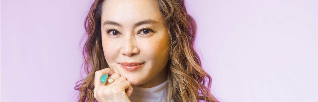 芸歴45年でも…観月ありさが明かすミュージカル『チャーリーとチョコレート工場』舞台裏の重圧と徹底した喉ケア}