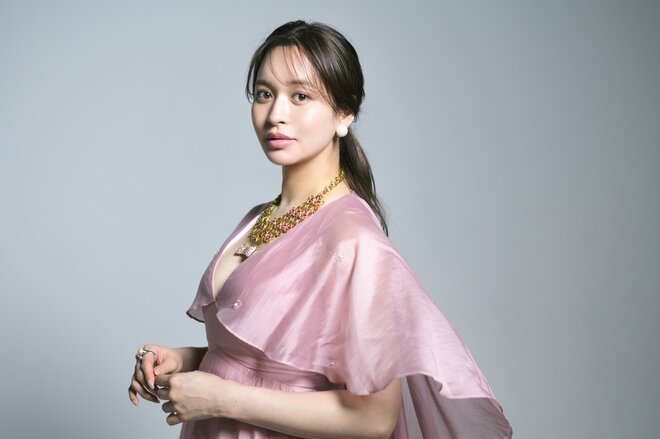 野崎萌香　撮影／冨田望（3/10）
