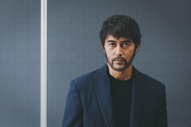 阿部寛　撮影／有坂政晴　ヘアメイク／AZUMA　スタイリスト／土屋詩童（6/9）