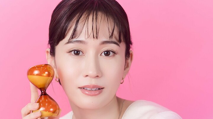 前田敦子が100通りから選んだ美容法、｢メイクを落とすよりも触らない｣専門家の助言で辿り着いた“引く美容”と｢ネット購入｣の天然オイル 