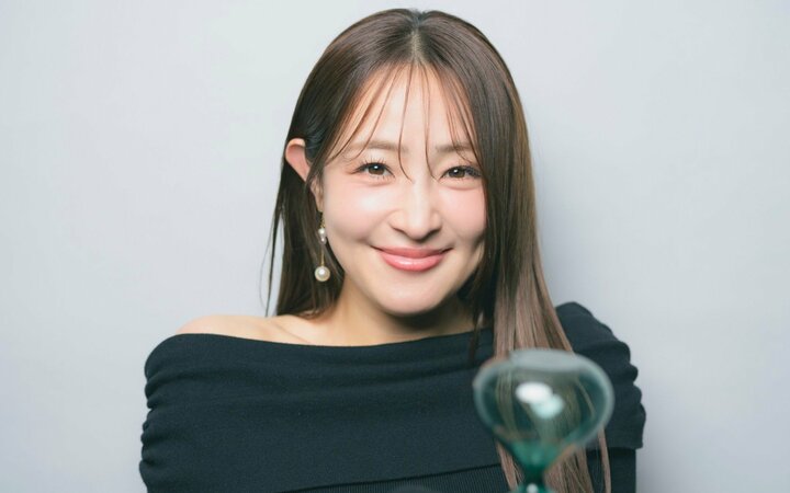 大沢あかねが見つけた“身を削る働き方”からの脱却…初の著書『遅咲き 肌管理オタク 美容に全ぶり』で伝える40代のリアル 