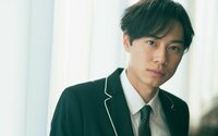 戸塚純貴、コメディの資質は「エンターテイメント性が豊かな母」から!原点となった世界的名作映画の名前