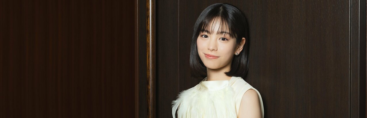 當真あみ19歳が語る理想の大人像と現在地…初舞台『ハムレット』ヒロイン役に挑む重圧とひたむきな役作り}