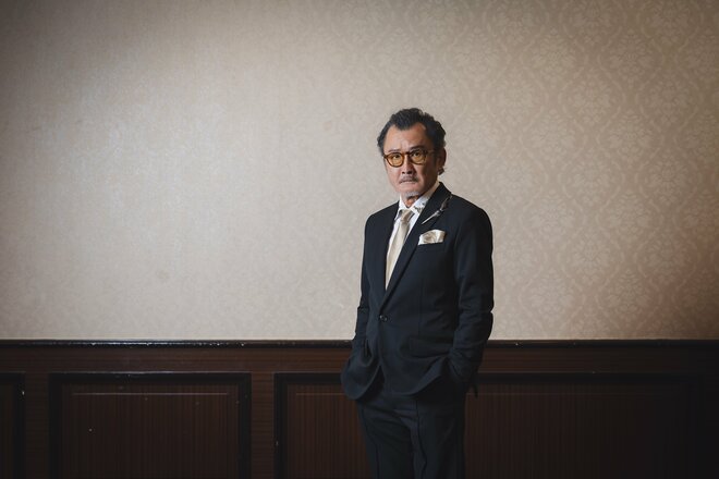 吉田鋼太郎　撮影／有坂政晴（2/5）