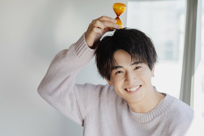 中沢元紀　撮影／有坂政晴　ヘアメイク／速水昭仁　スタイリスト／田中トモコ（8/10）