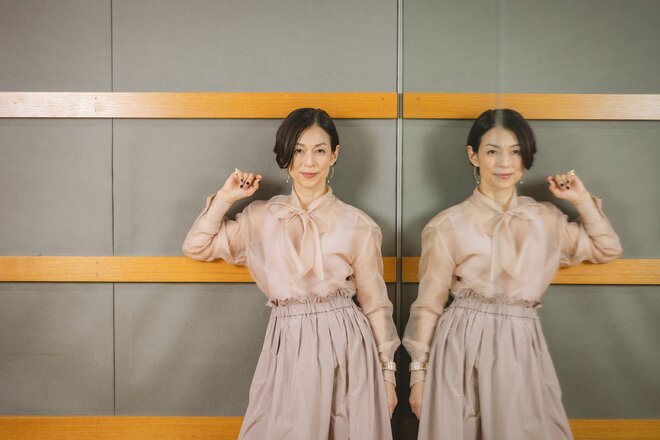 鈴木保奈美　撮影／有坂政晴　ヘアメイク／福沢京子　スタイリスト／犬走比佐乃（8/10）