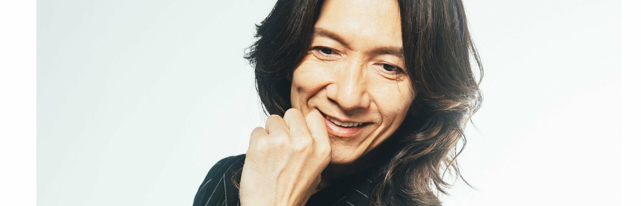 病気を経て吉井和哉に訪れた変化は「歌うとき、気恥ずかしさがなくなった」こと。「人の命は永遠ではないと知って、歌詞が僕の中でリアリティを持ったから」}