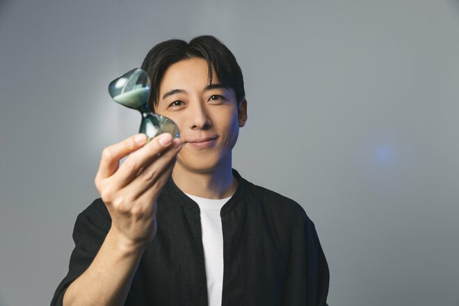 高橋一生　撮影／有坂政晴　ヘアメイク／田中真維（MARVEE）　スタイリスト／秋山貴紀（A inc.）（10/10）